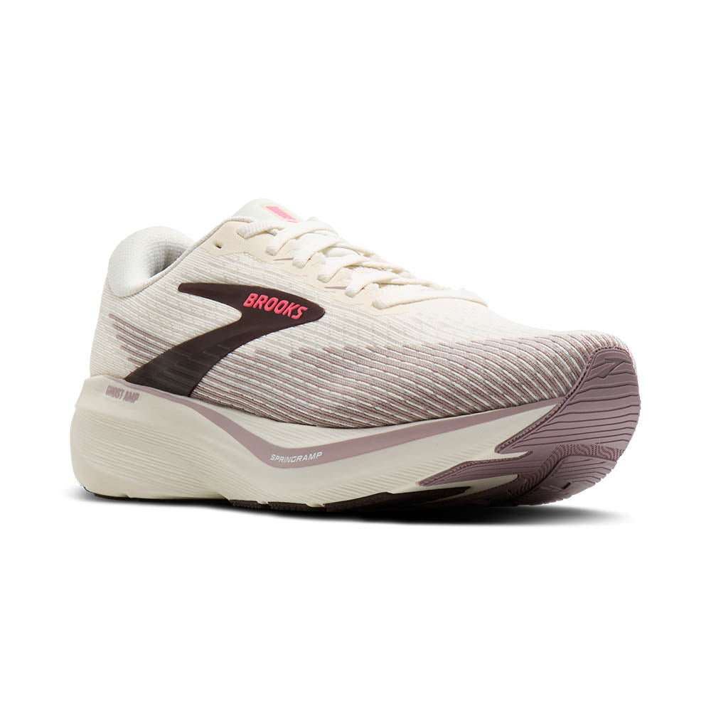 Brooks Ghost AMPのホワイト/ブラウンカラーを斜め前から写した商品画像。