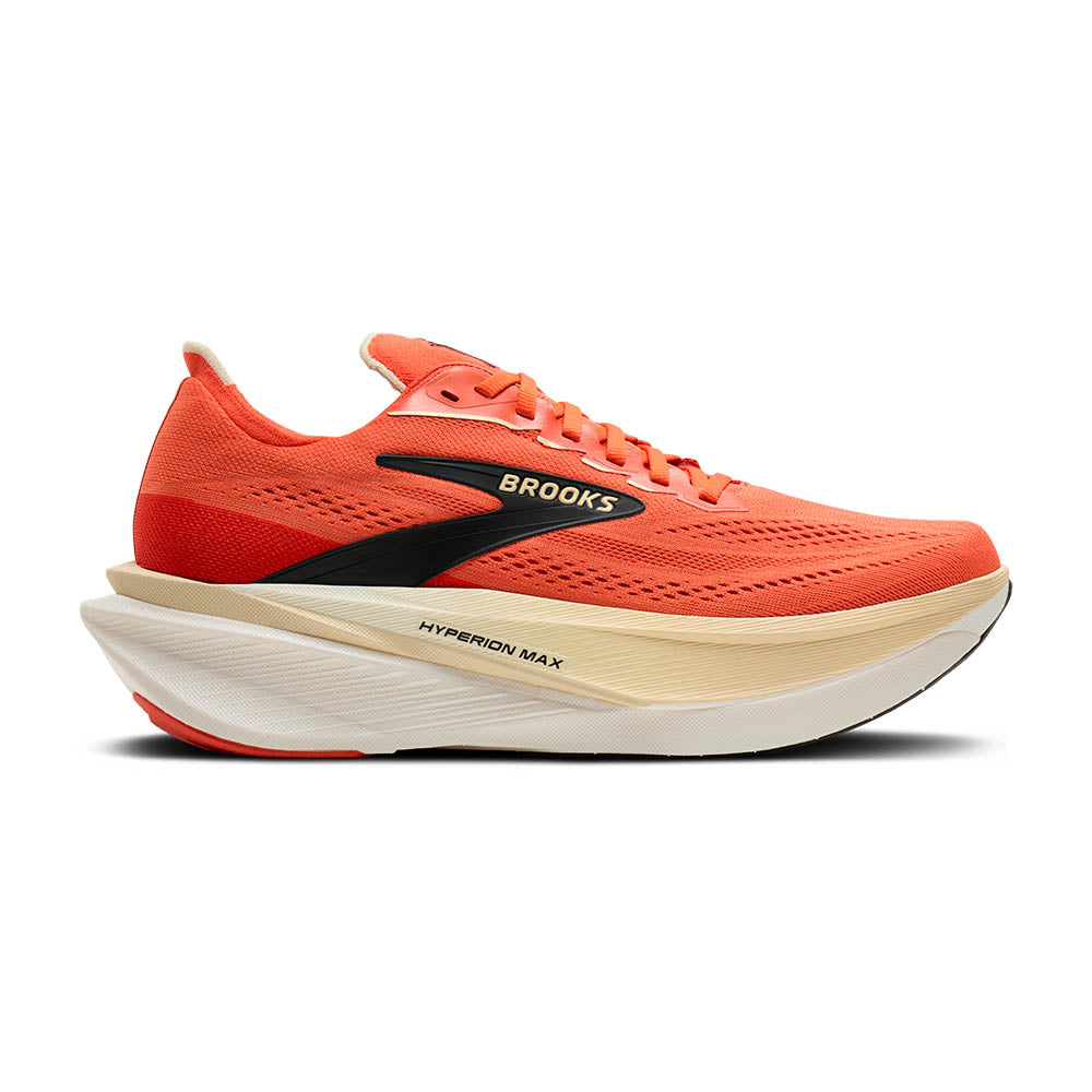 Brooks Hyperion MAX 4のオレンジカラーを外側の側面から写した商品画像。